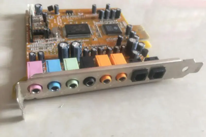 CMI8768 CMI8768PCIE SCHEDA AUDIO A 8 CANALI
