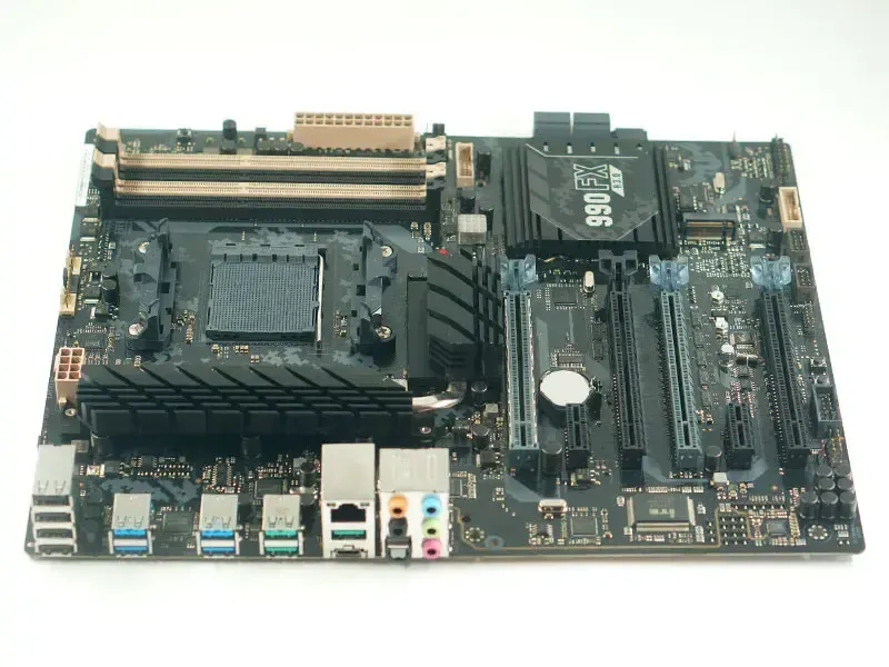 Asus TUF SABERTOOTH 990FX R3.0 scheda madre