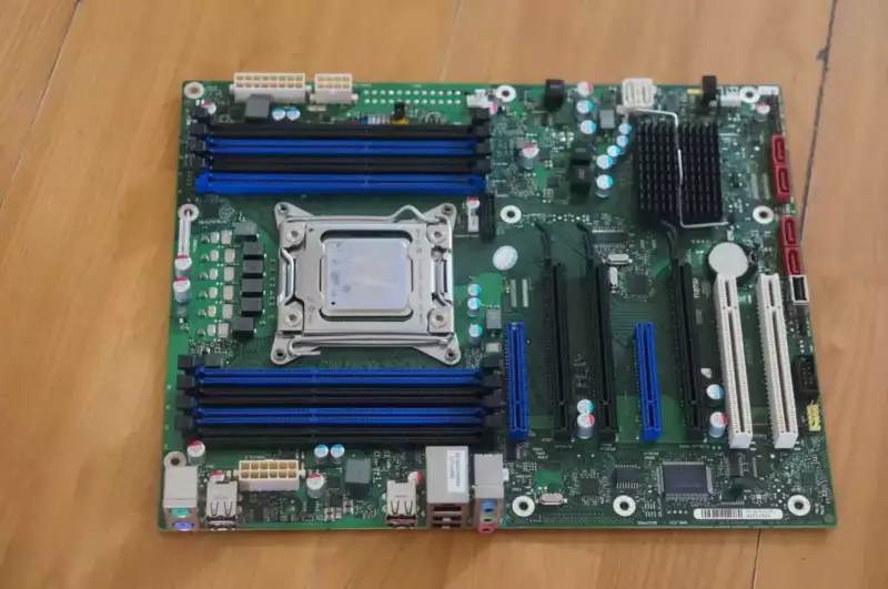 Scheda madre Fujitsu D3128-A15 GS1 W26361-W2642-X-06
