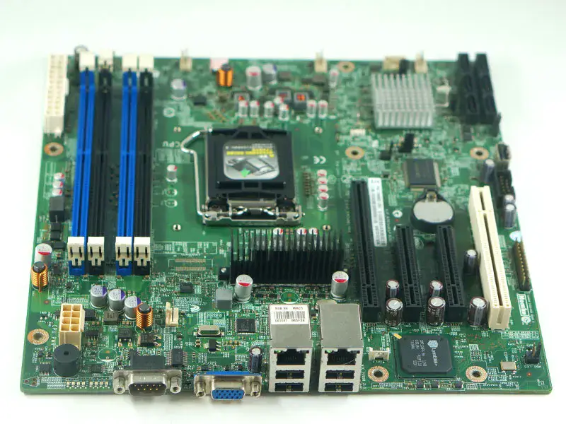 Scheda madre Intel S1200BTS