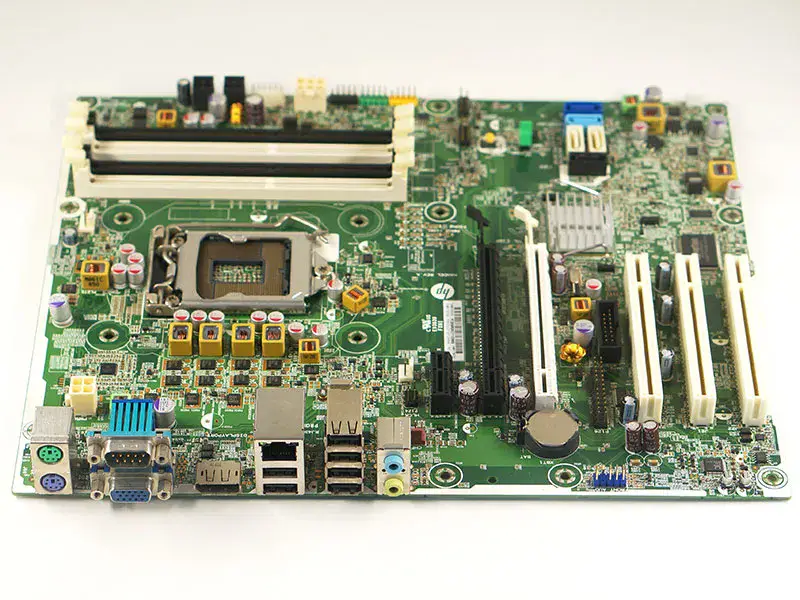 HP Compaq 8200 Elite 611796-003 611797-000 611835-001 Scheda madre