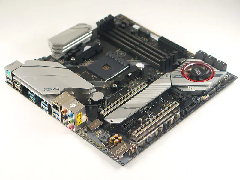 Scheda madre colorata CVN X570M GAMING PRO V14
