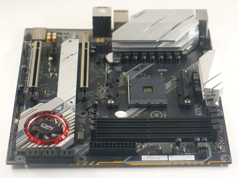 Scheda madre colorata CVN X570M GAMING PRO V14
