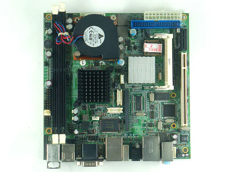 Scheda madre IBASE MB899HF
