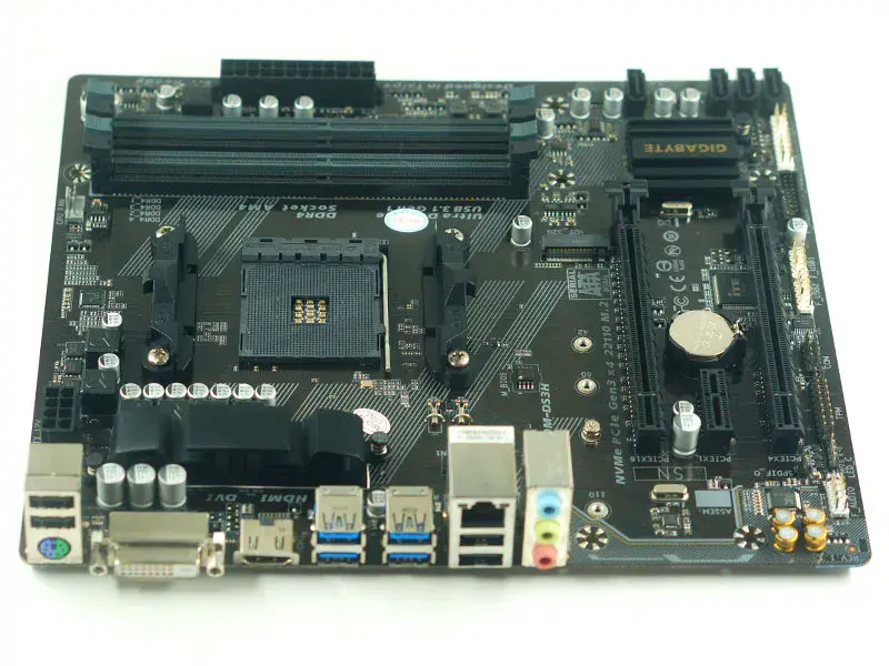 Scheda madre GIGABYTE GA-AX370M-DS3H