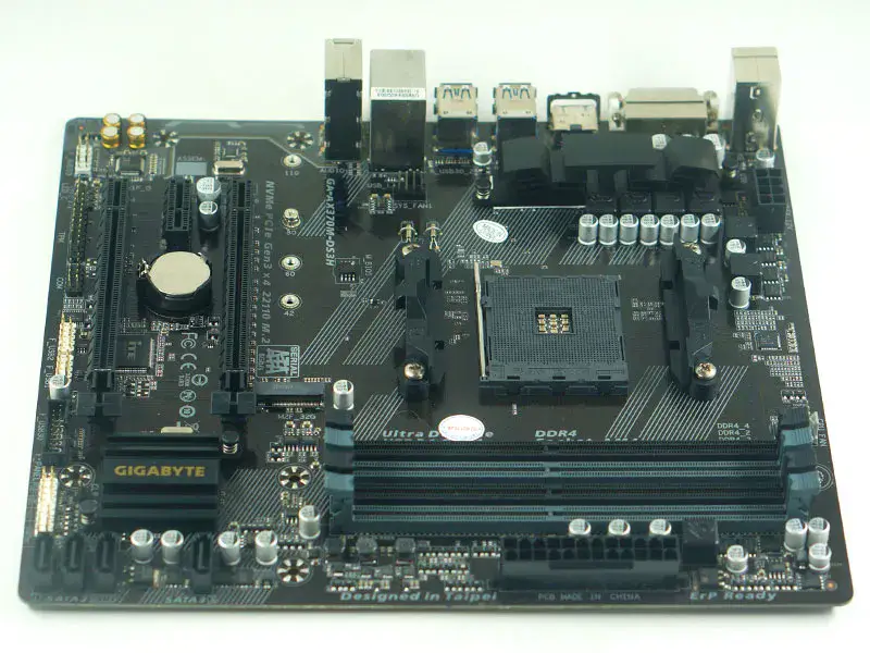 Scheda madre GIGABYTE GA-AX370M-DS3H