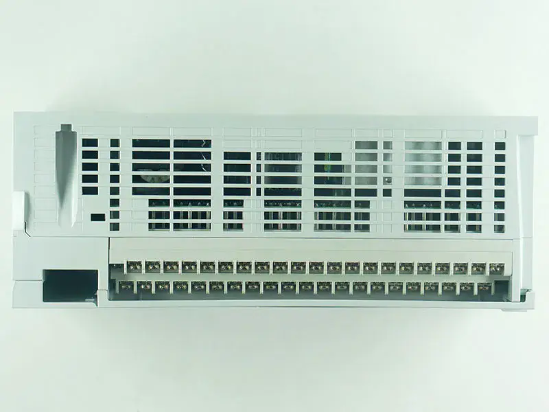 Modulo PLC Mitsubishi FX5U-64MT/ES