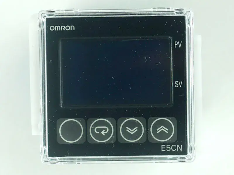Termostato OMRON E5CN-R2MT-500