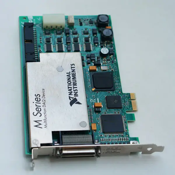 Scheda DAQ NI PCIe-6259