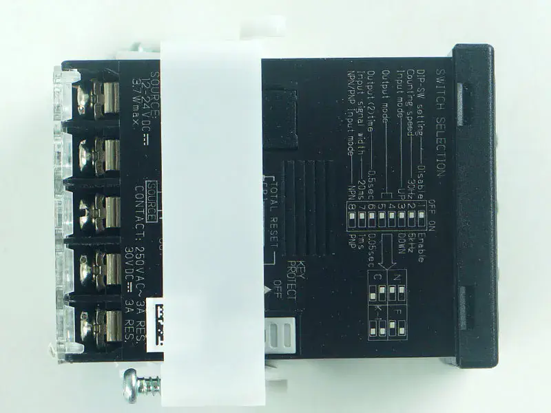 Contatore Omron H7CX-AD-N