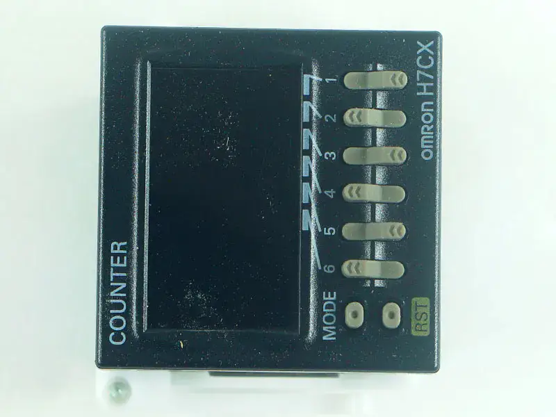 Contatore Omron H7CX-AD-N