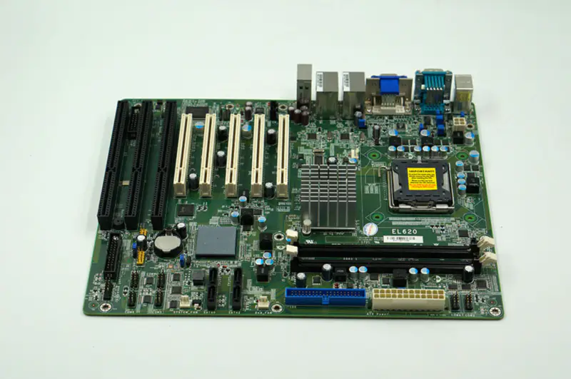 Scheda madre DFI EL620-C 774-EL6201-100G