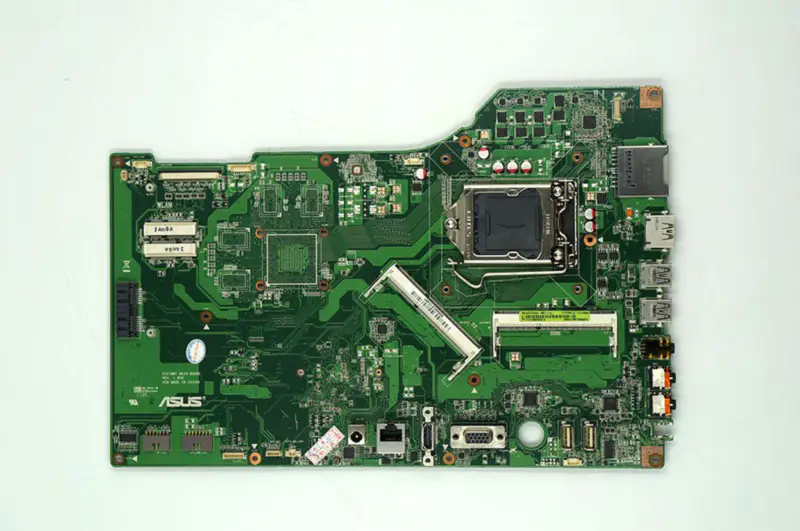 Scheda madre Asus ET2700I