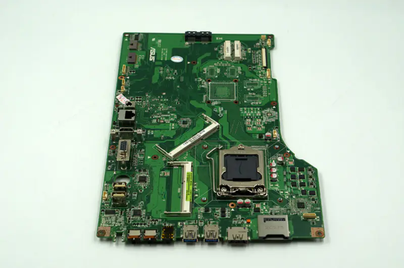 Scheda madre Asus ET2700I