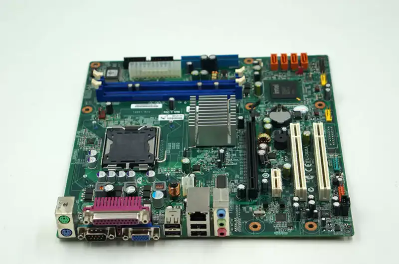 Scheda madre Lenovo G31T-LM V1.0 T4900V M6900 45C2882 53Y3282