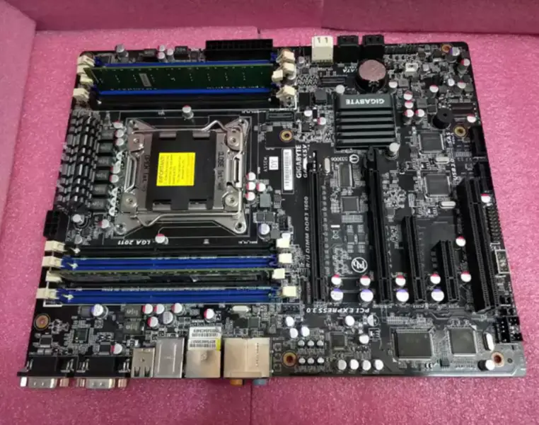 Scheda madre Gigabyte GA-6PXSV Workstation