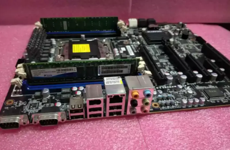 Scheda madre Gigabyte GA-6PXSV Workstation