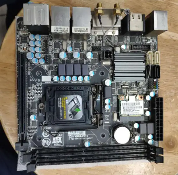 Scheda madre Gigabyte GA-H77N-WIFI LGA 1155 DDR3