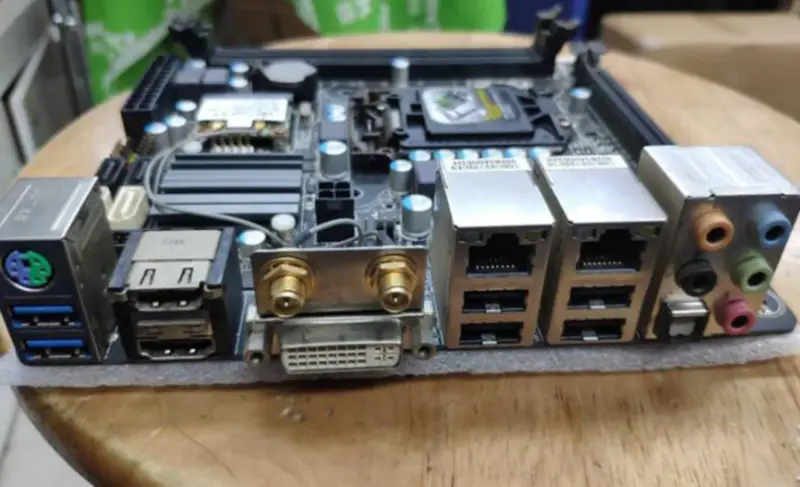 Scheda madre Gigabyte GA-H77N-WIFI LGA 1155 DDR3
