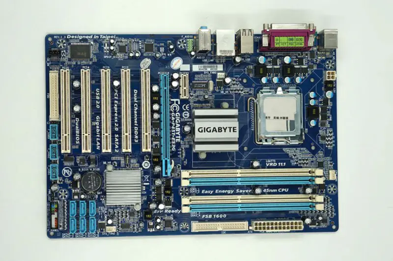 Scheda madre Gigabyte GA-P45T-ES3G P45T-ES3G P45 LGA 775 ATX