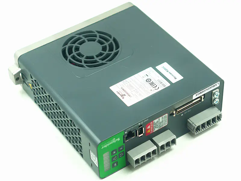 Servoazionamento Schneider LXM26DU20M3X