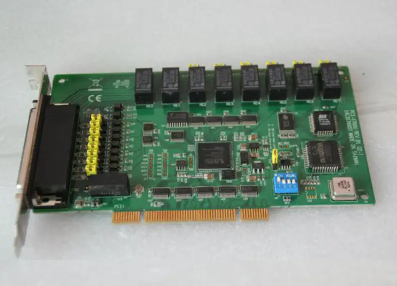 Scheda PCI-1760U REV.B1 A1 A2 a 8 canali con relè e 8 canali con ingresso digitale isolato