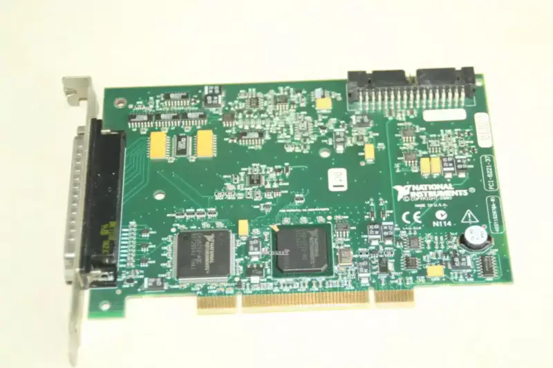 NI PCI-6221 Scheda di acquisizione dati multifunzione a 37 pin