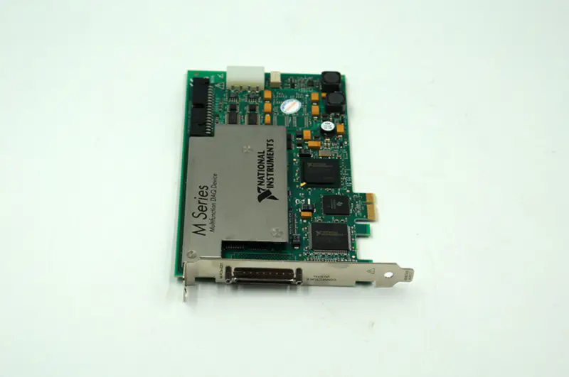 Scheda DAQ NI PCIE-6251