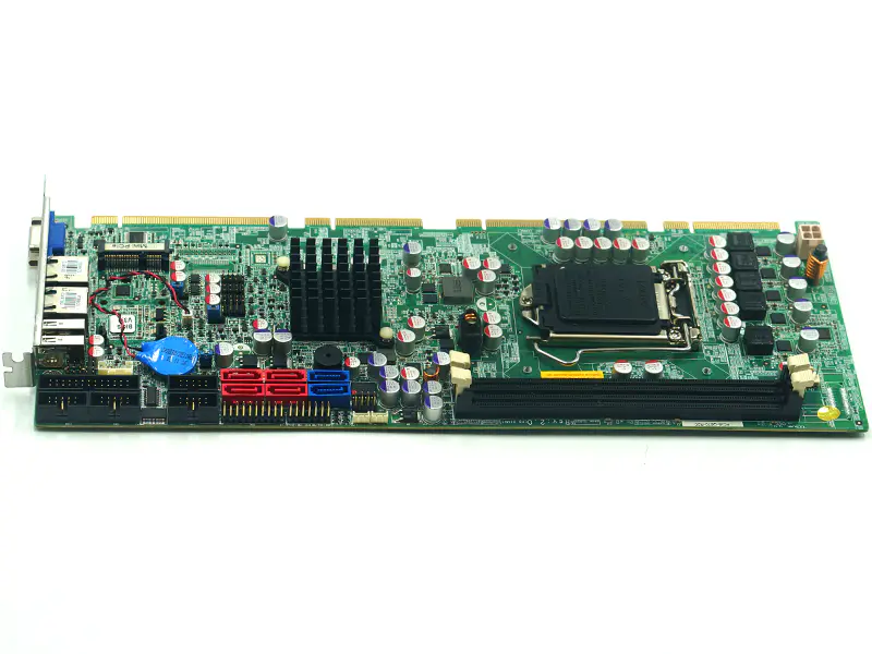 Scheda madre IEI PCIE-Q670-R20