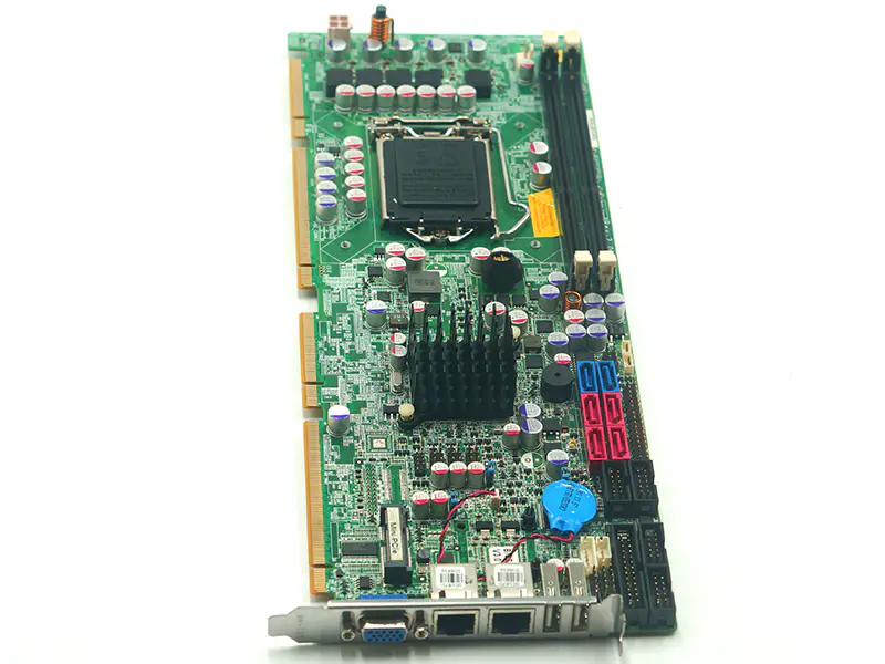 Scheda madre IEI PCIE-Q670-R20