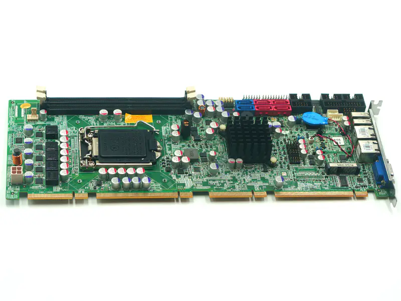 Scheda madre IEI PCIE-Q670-R20