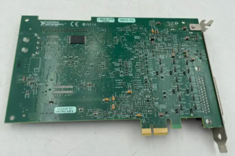 Scheda DAQ NI PCIe-8255R con interfaccia 1394B