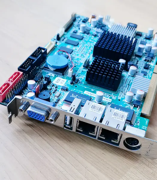 Scheda madre IEI PICOE-945GSE-N270-512MB-R10