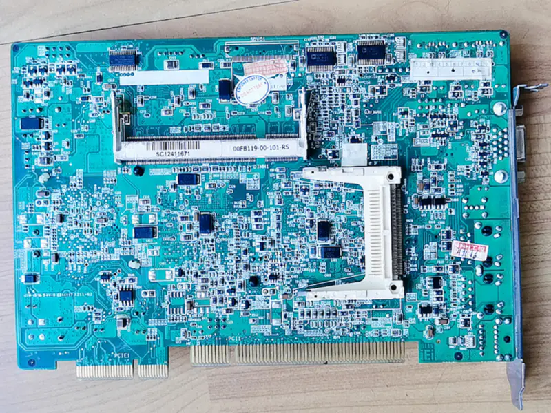 Scheda madre IEI PICOE-945GSE-N270-512MB-R10