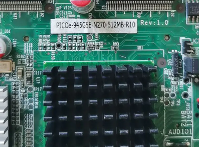 Scheda madre IEI PICOE-945GSE-N270-512MB-R10