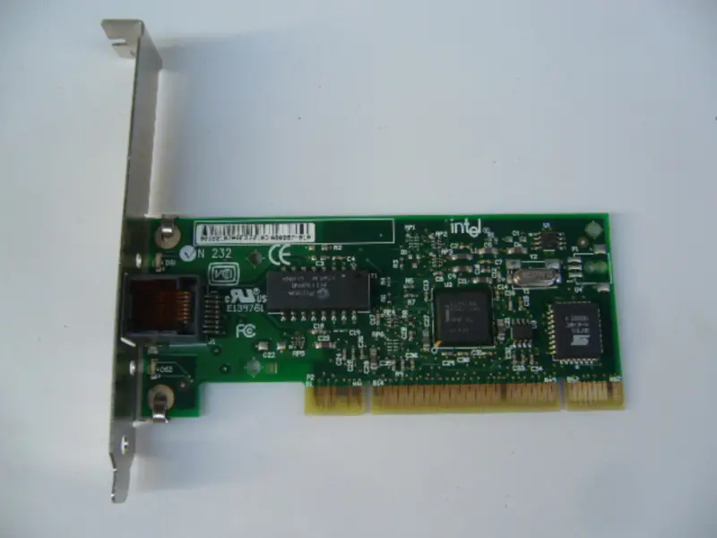 Scheda di rete Intel PILA8460MBLK20 100M a porta singola