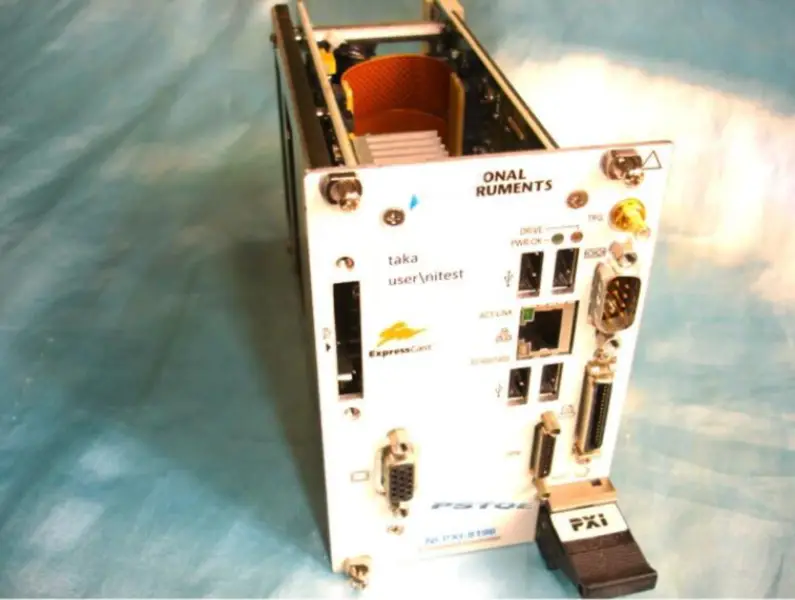 Scheda DAQ NI PXI-8196