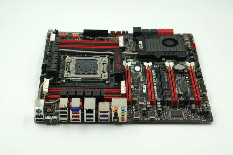 Scheda madre ASUS RAMPAGE IV EXTREME