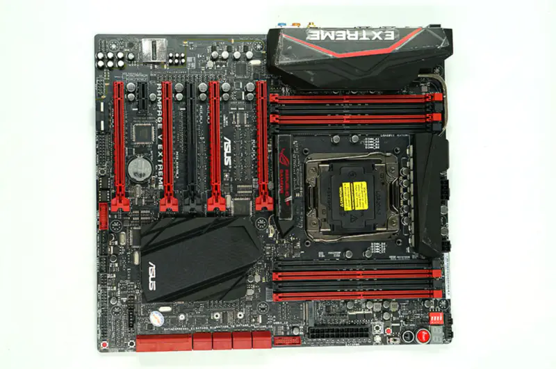 Scheda madre Asus ROG RAMPAGE V EDITION 10