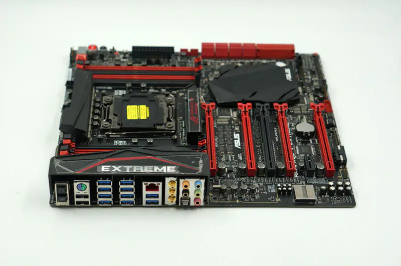 Scheda madre Asus ROG RAMPAGE V EDITION 10