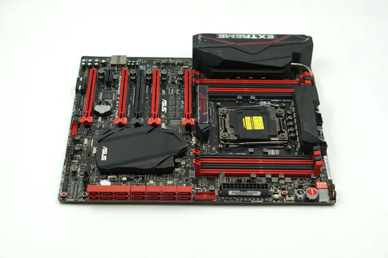 Scheda madre Asus ROG RAMPAGE V EDITION 10