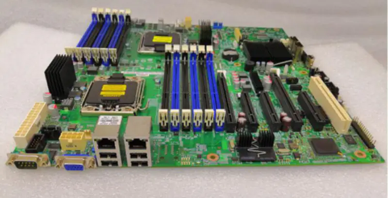 Scheda madre per server Intel S2400GP