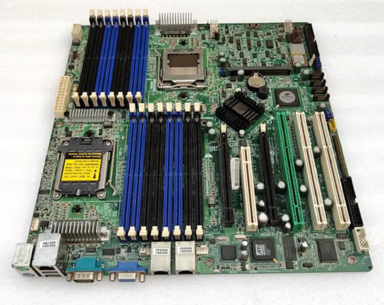 La scheda madre TYAN S3992G3NR S3992 Workstation a 1207 pin supporta quattro core