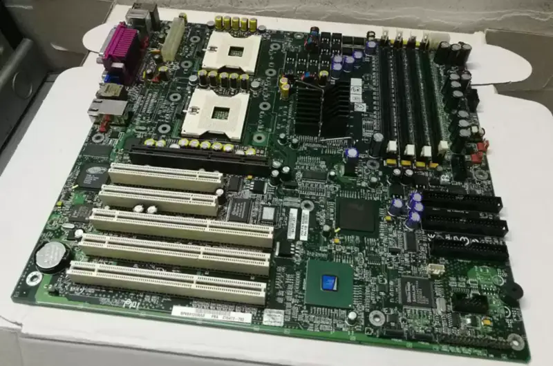 Intel SE7505VB2 604 interfaccia Scheda madre server Dual Xeon