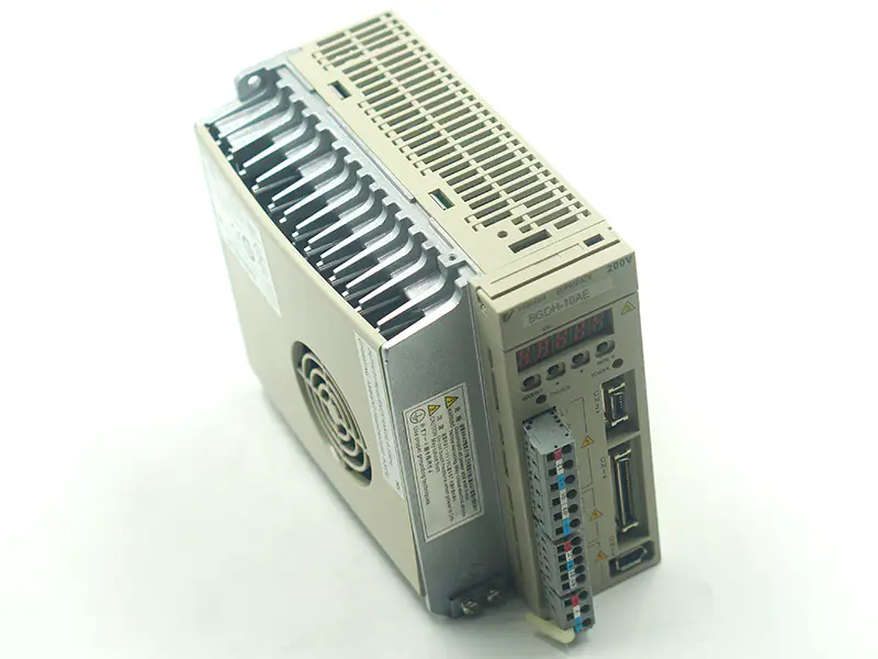 Yaskawa SGDH-10AE Servo Drive Industrial Ect 200-230V 1kw