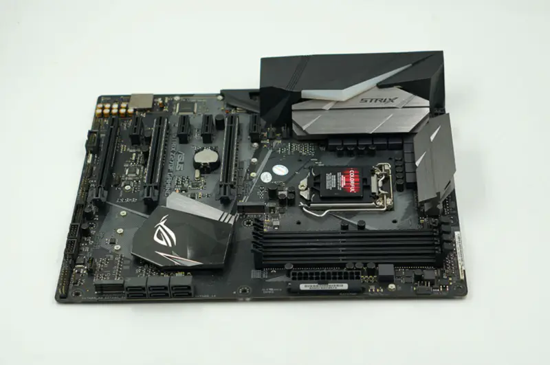 Scheda madre per desktop Asus ROG STRIX Z270F GAMING