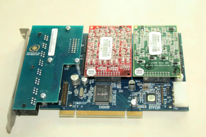 Scheda vocale Asterisk TDM800 con porta FXO+FXS Scheda vocale con 2 moduli quadrupli