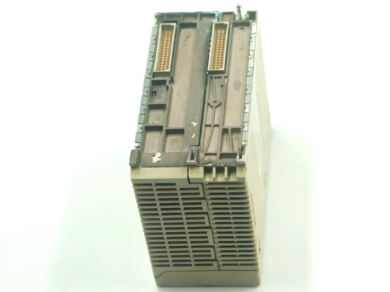 Modulo PLC Schnerider TSXP573623AM