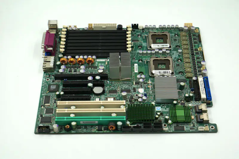 Scheda madre Supermicro X7DB3