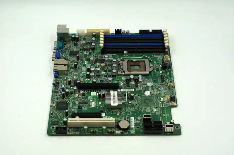 SuperMicro X8SIE-F LGA1156 Scheda madre per server singolo S3420 Chipset 6 slot di memoria Doppia LAN Gigabit